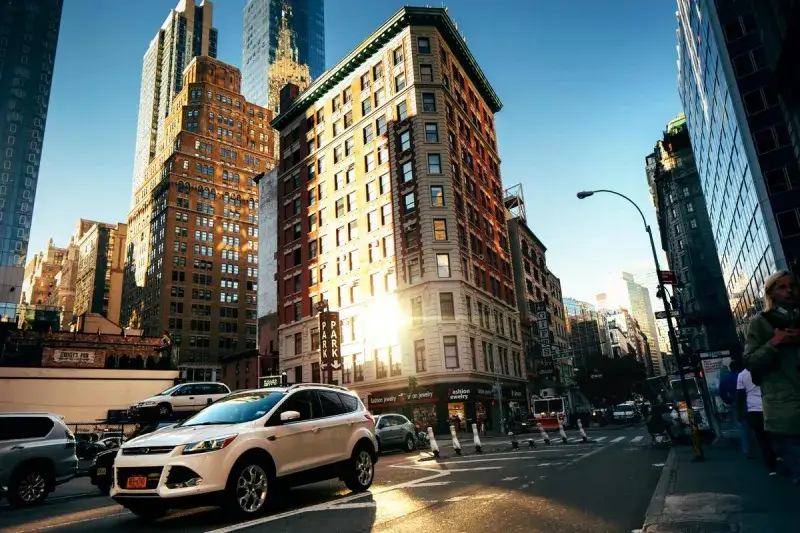 NYC traffic near Flatiron Building in Manhattan | NY City Limo