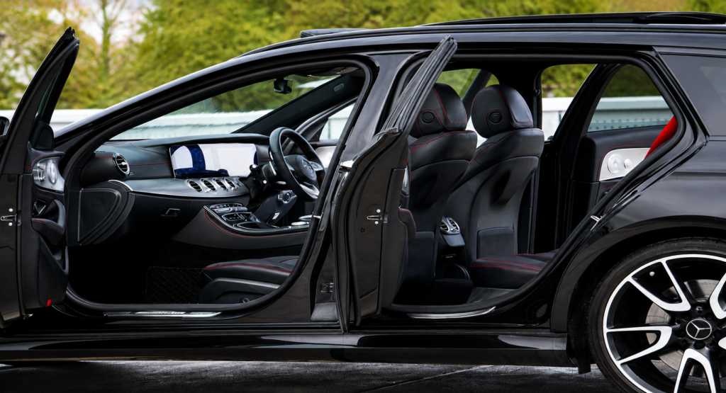 Luxury Lincoln MKT Sedan